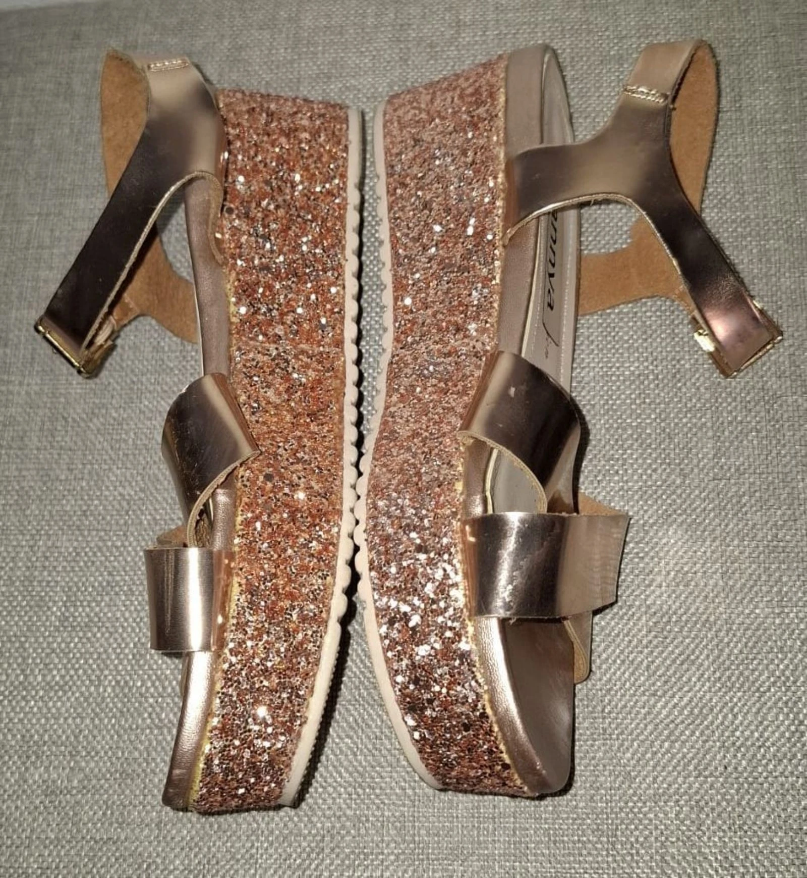 Gouden plateausandalen met glitter limite editie Y2K – photo 2